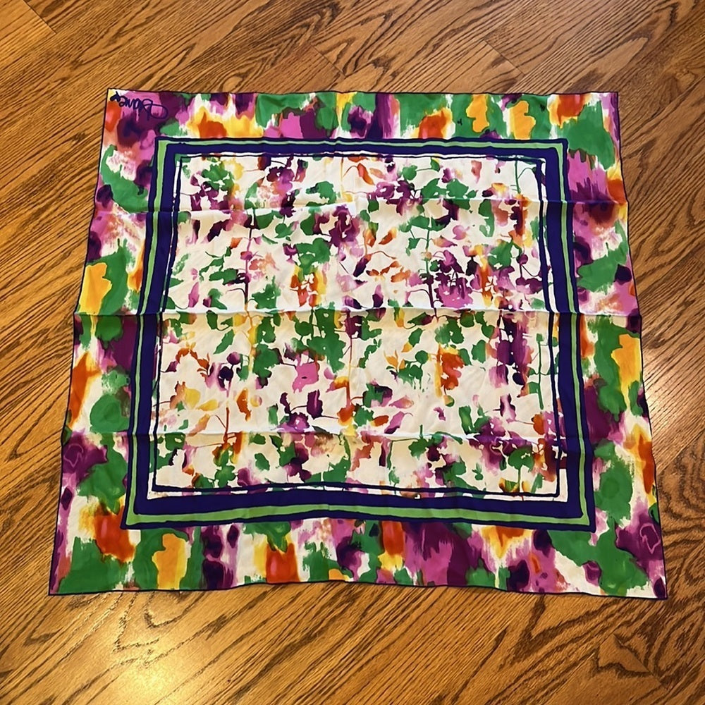 Diane Von Furstenberg Woman’s Colorful Scarf