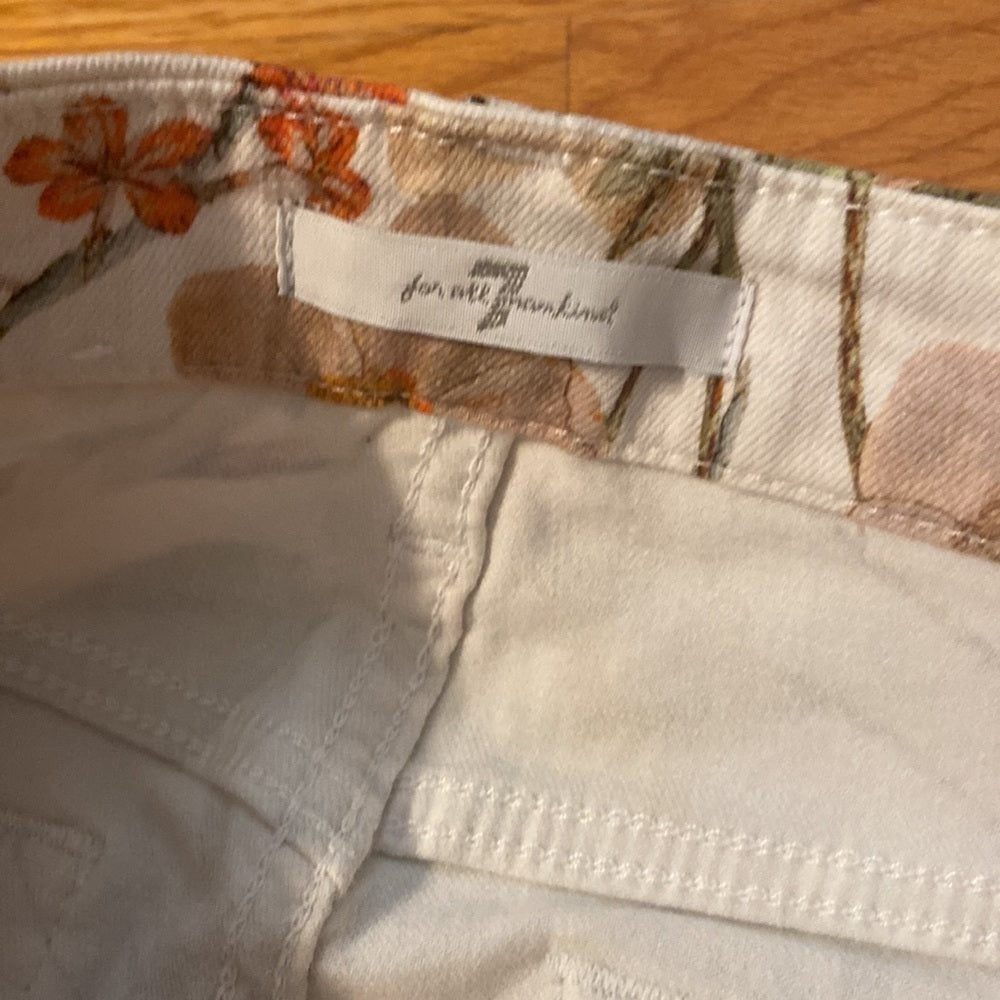 Women’s 7 For All Mankind jeans. White. Size 25
