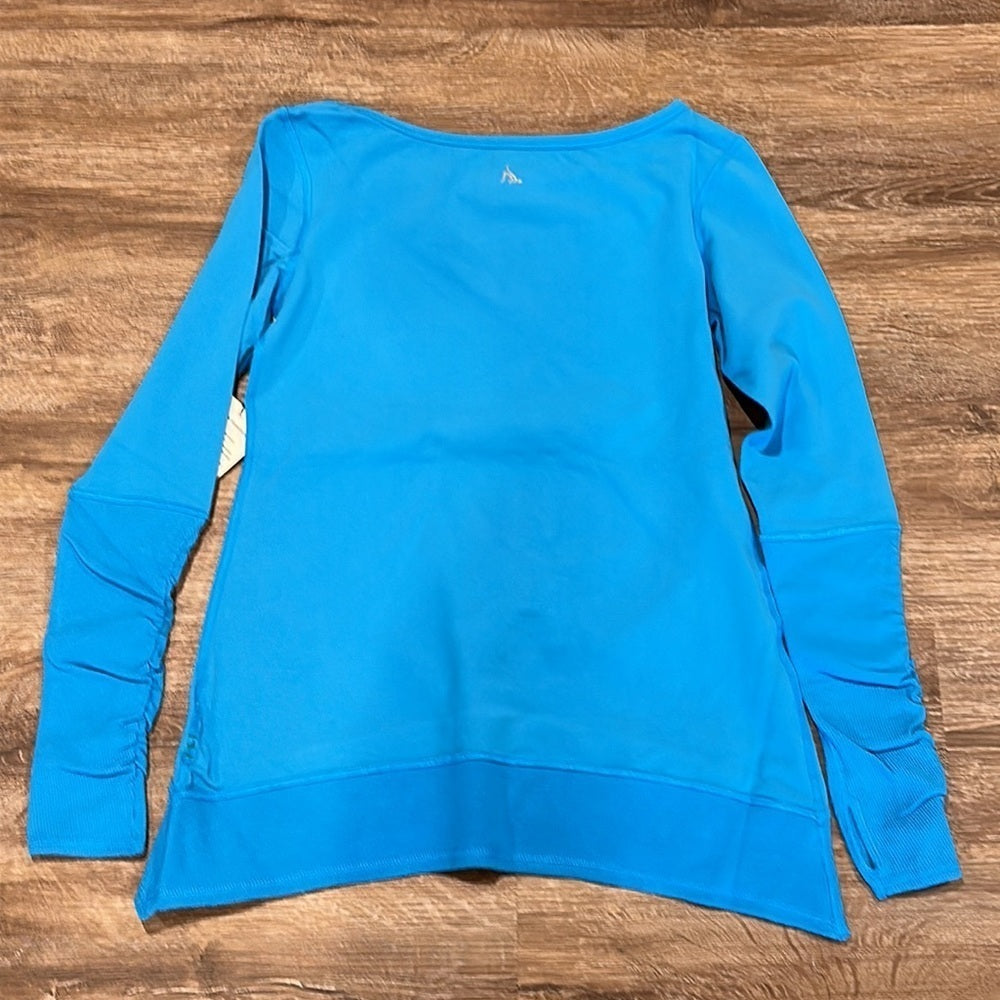 NWT Nancy Rose Performance Essential Sweatshirt - Size 4