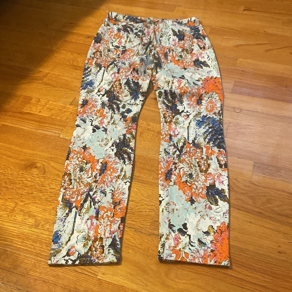 Women’s 7 For All Mankind jeans. Blue with design. Size 24