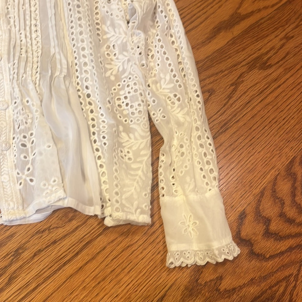 Johnny Was Woman’s Eyelet Button Down Size M