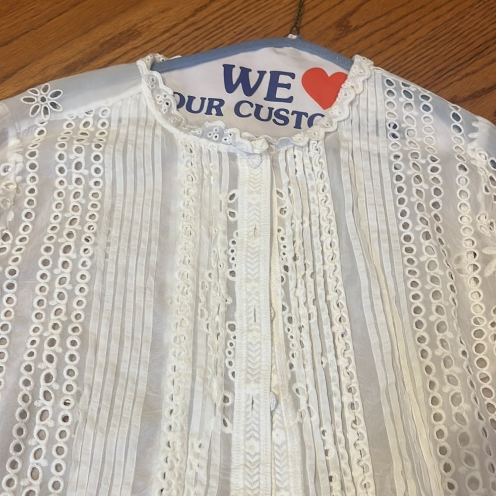 Johnny Was Woman’s Eyelet Button Down Size M