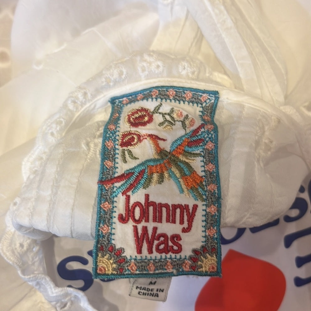 Johnny Was Woman’s Eyelet Button Down Size M