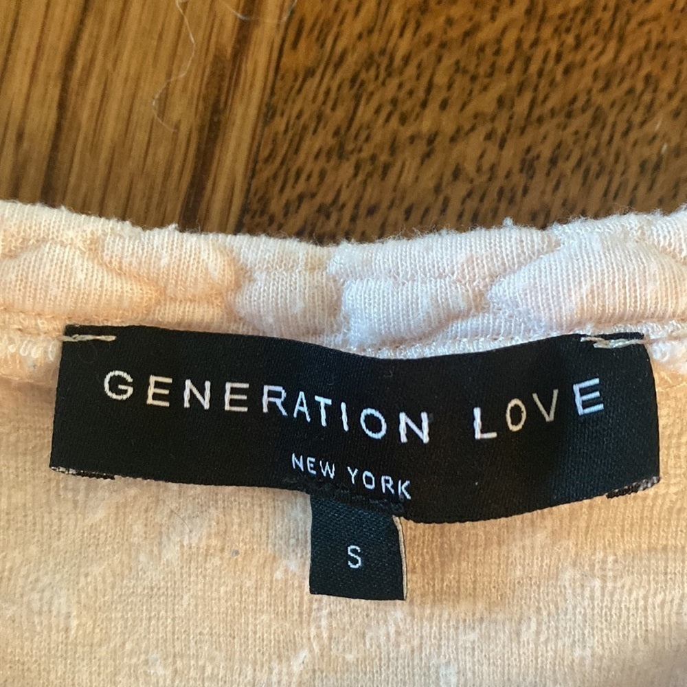 Generation Love Women’s Textured Pink Crew Neck Size Small