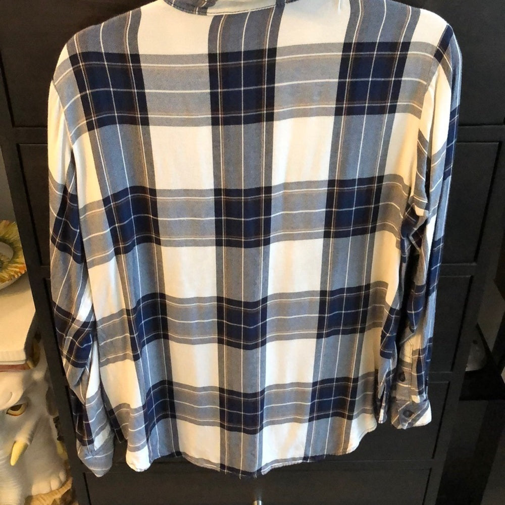 Sanctuary Women’s Blue Flannel Button Down Size Medium
