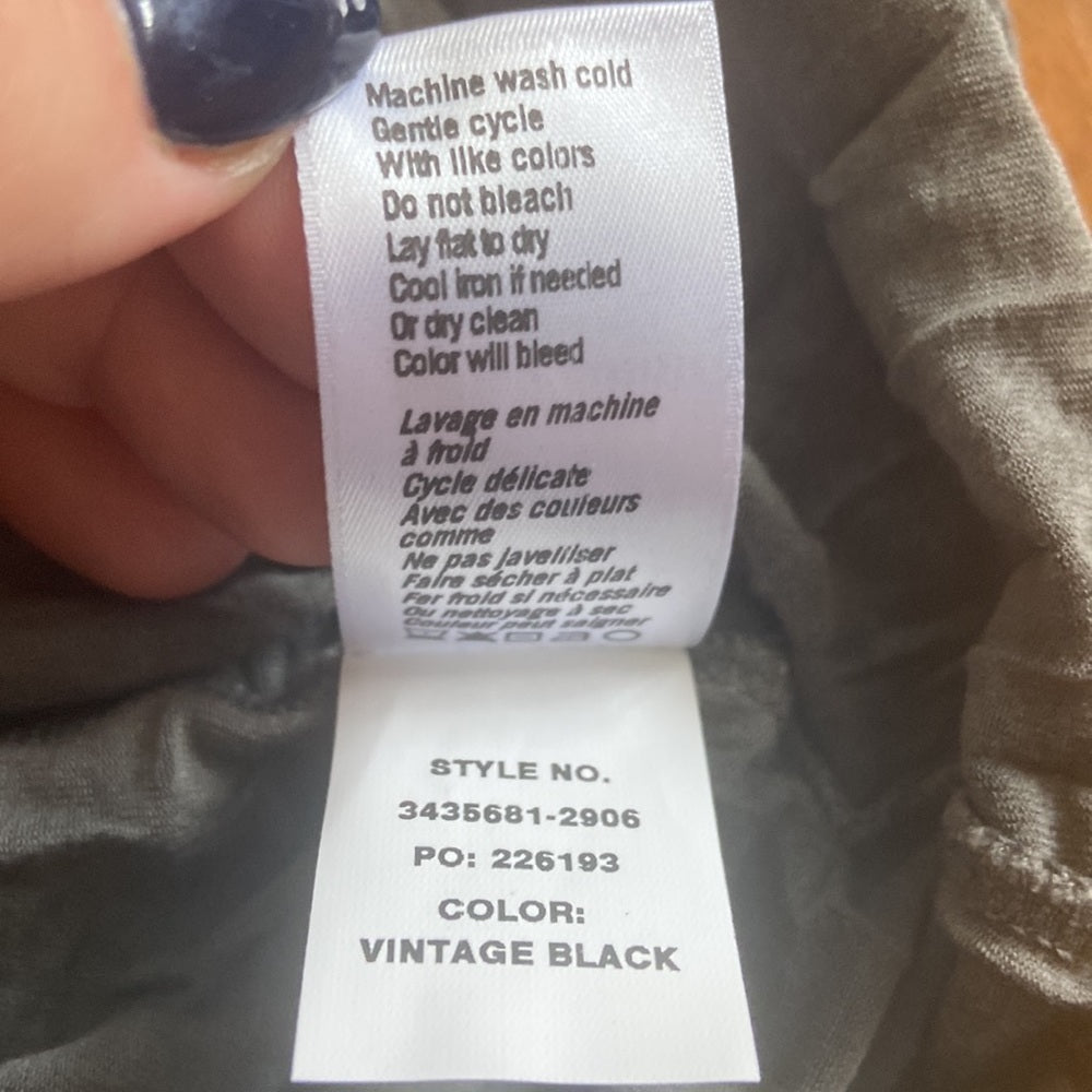 NWT Women’s Paige shirt. Grey. Size S