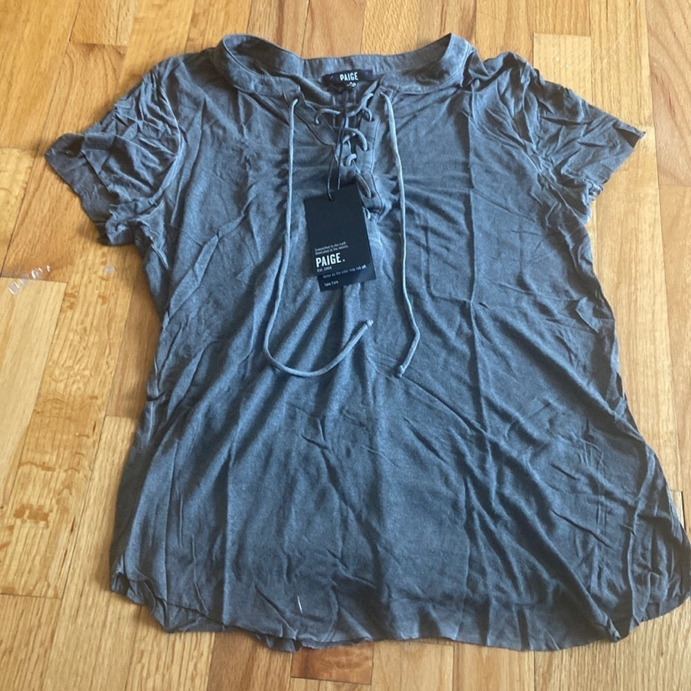 NWT Women’s Paige shirt. Grey. Size S