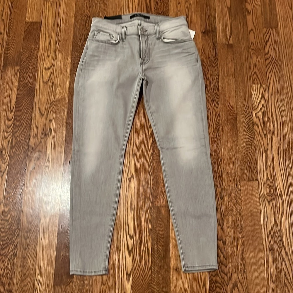 NWT J Brand Women’s Ventura Capri Mid-Rise Jeans Size 27