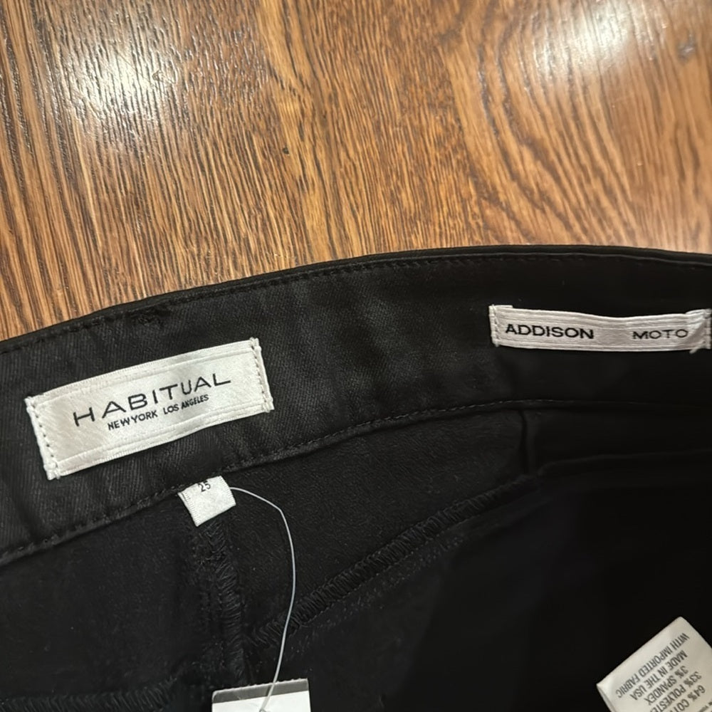 NWT Habitual Women’s Faded Black Addison Moto Zippered Ankle Pant’s Size 25