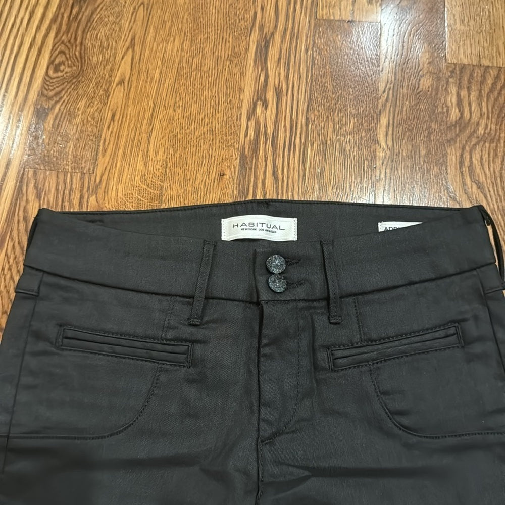 NWT Habitual Women’s Faded Black Addison Moto Zippered Ankle Pant’s Size 25
