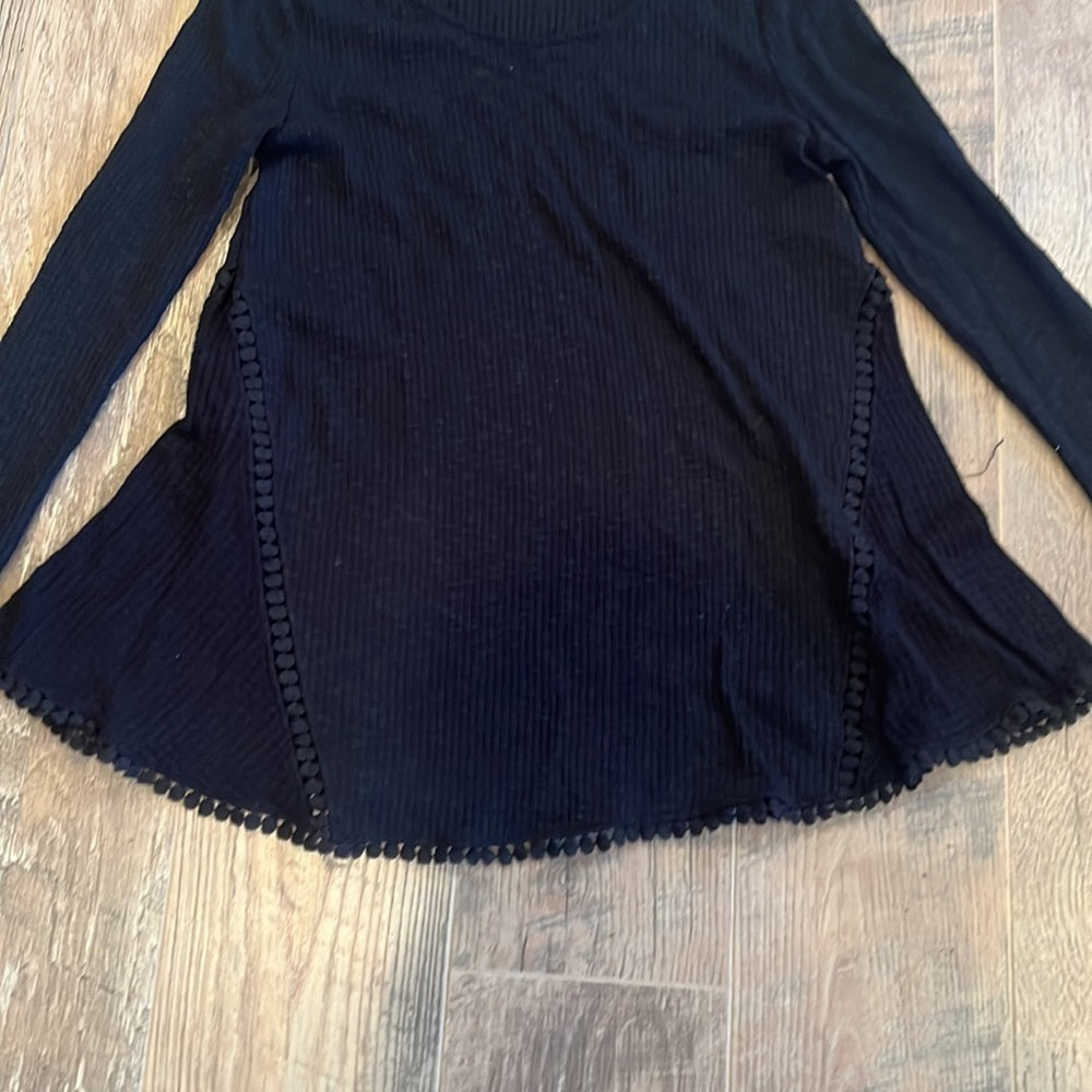 Eri + Ali Woman’s Black long Sleeve Size Medium