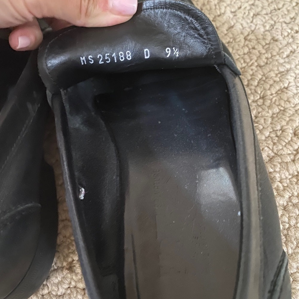 Men’s Ferragamo Leather Loafers Size 9.5