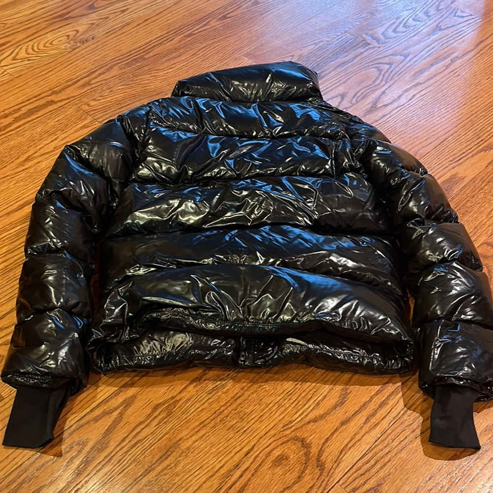 SAM. Woman’s Black Puffer Size S