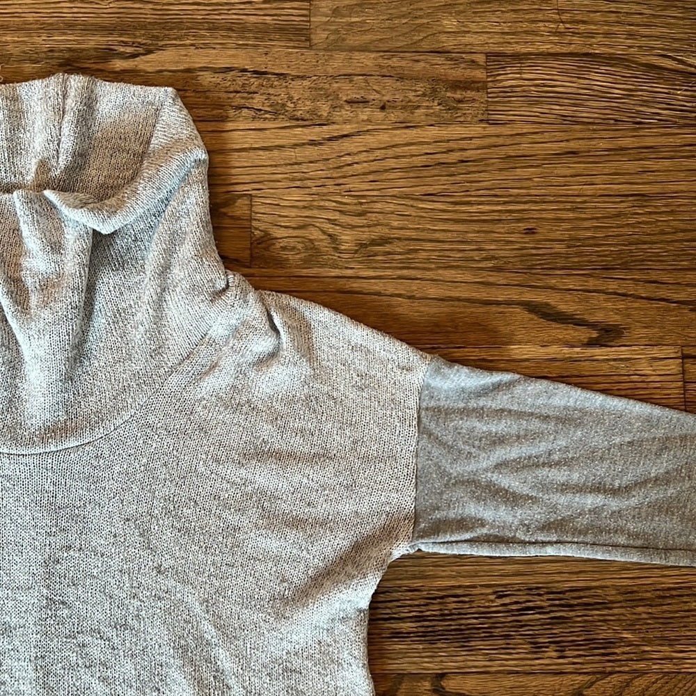 Women’s Design Lab turtleneck sweater Size Medium