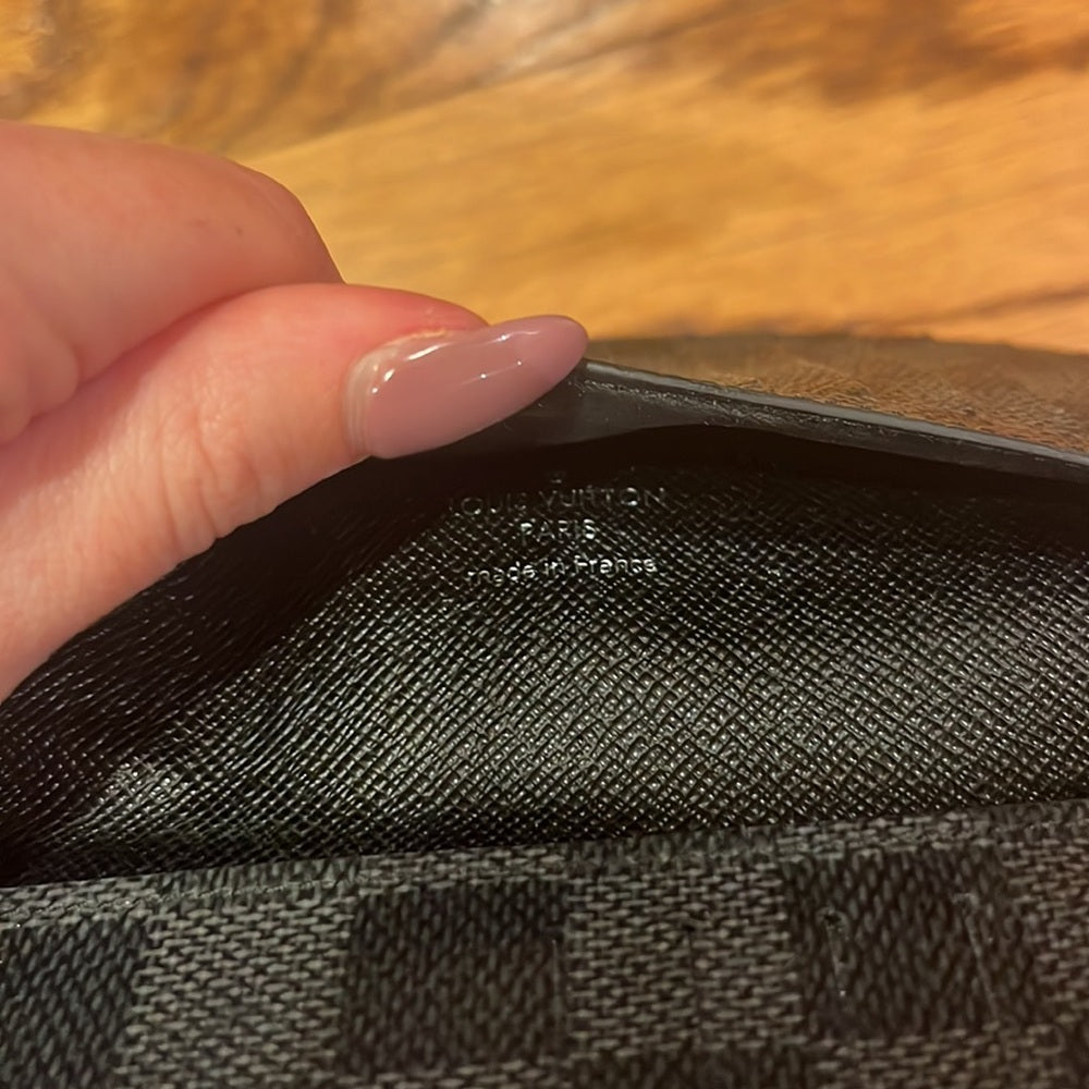 Louis Vuitton Men’s Brazza Black/Grey Checkerboard Wallet