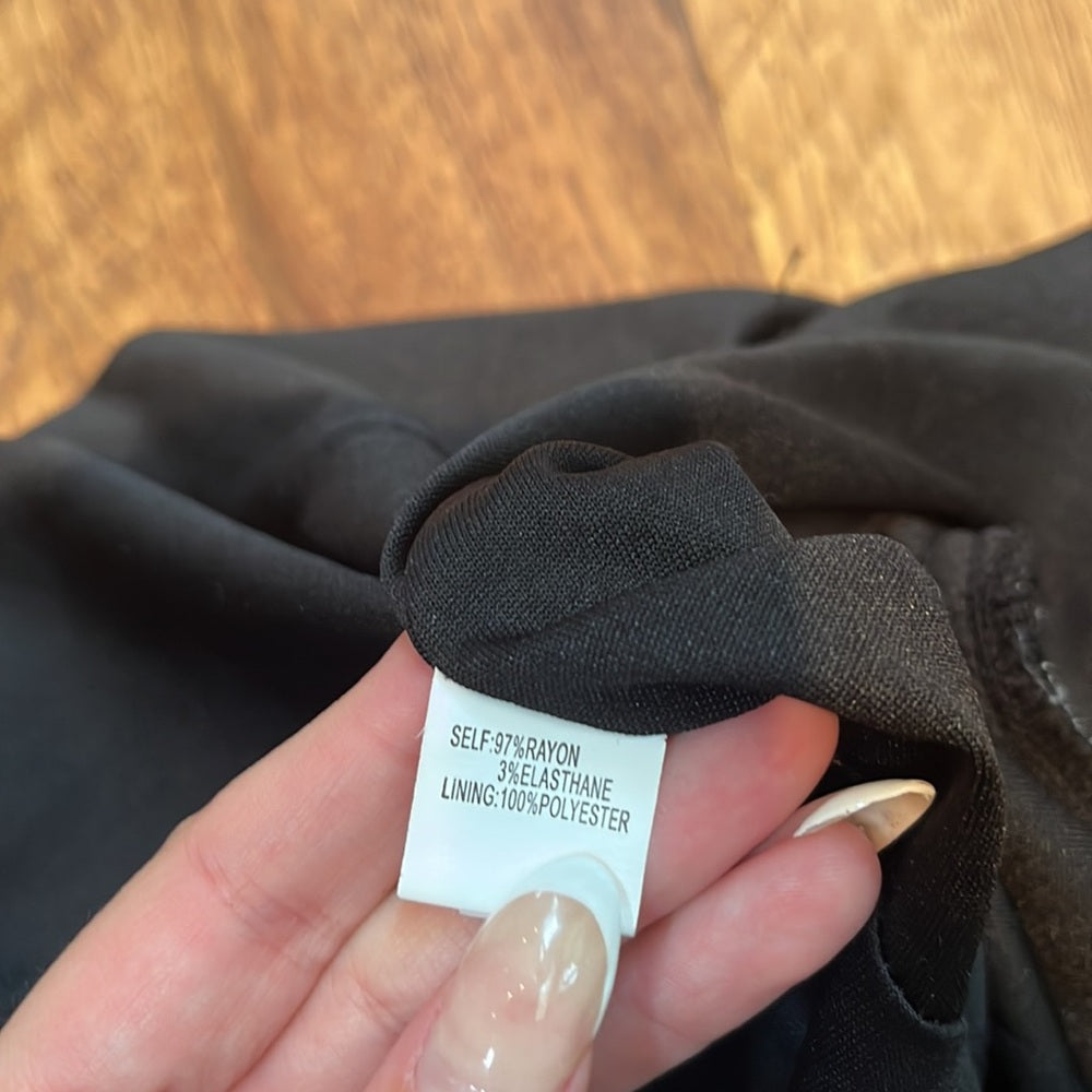 NWT Kay Unger Woman’s Printed Black Long Sleeve Dress Size 8