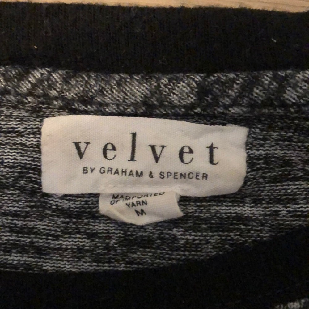 VELVET by Graham & Spencer Top Size M