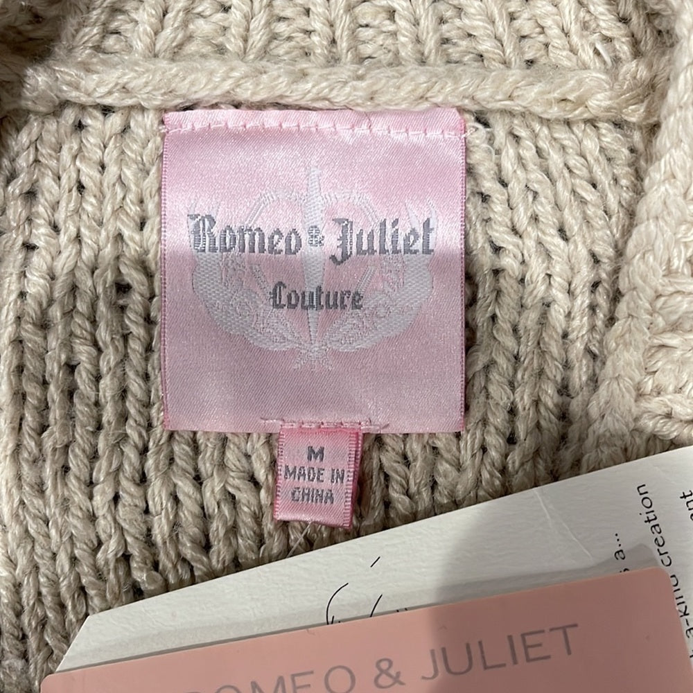 NWT Romeo & Juliet Couture Sweater Size Medium