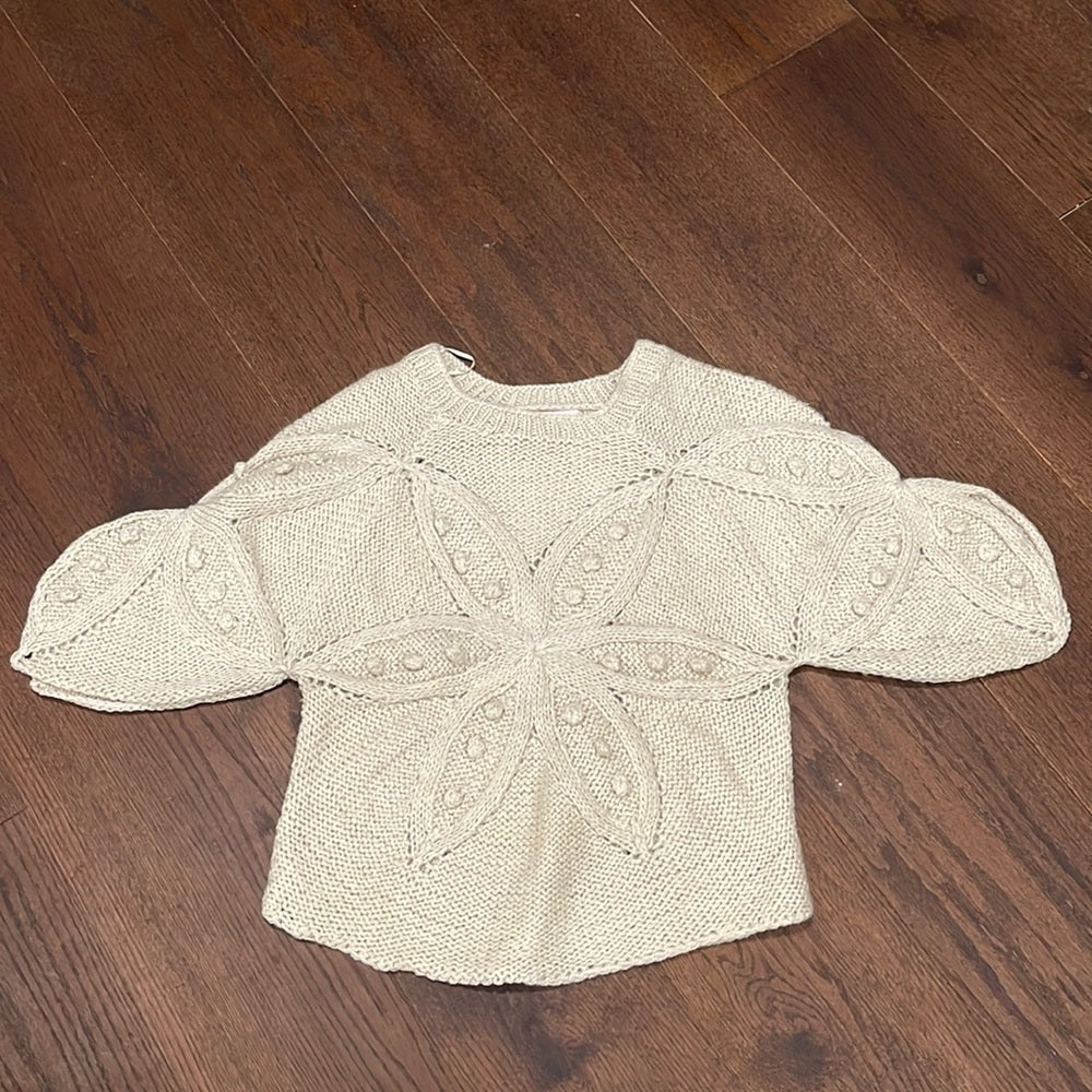 NWT Romeo & Juliet Couture Sweater Size Medium