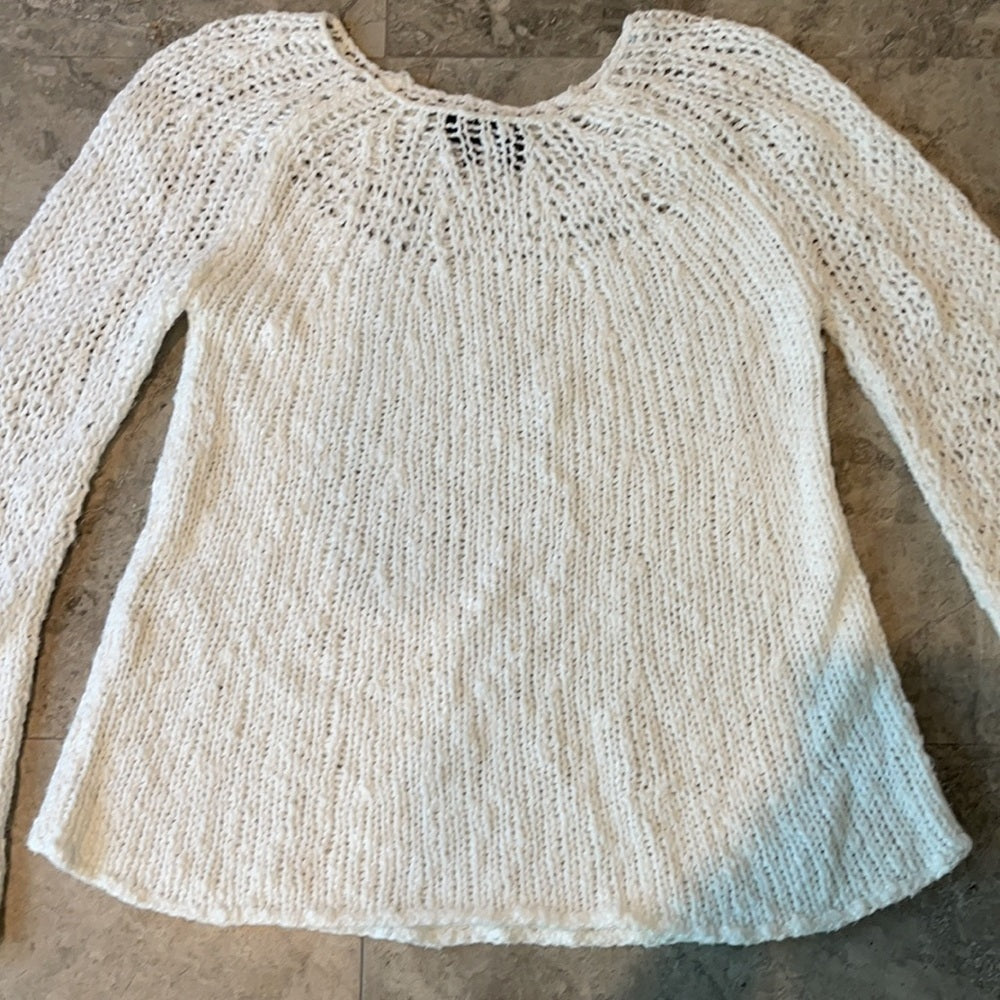 Theory White women’s Sweater Size M