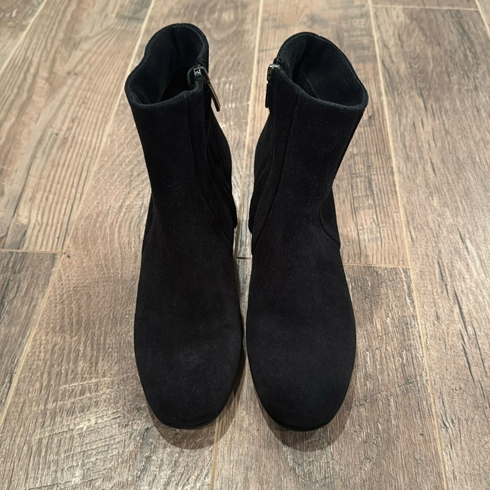 La Canadienne Woman’s Black Heeled Boots Size 8