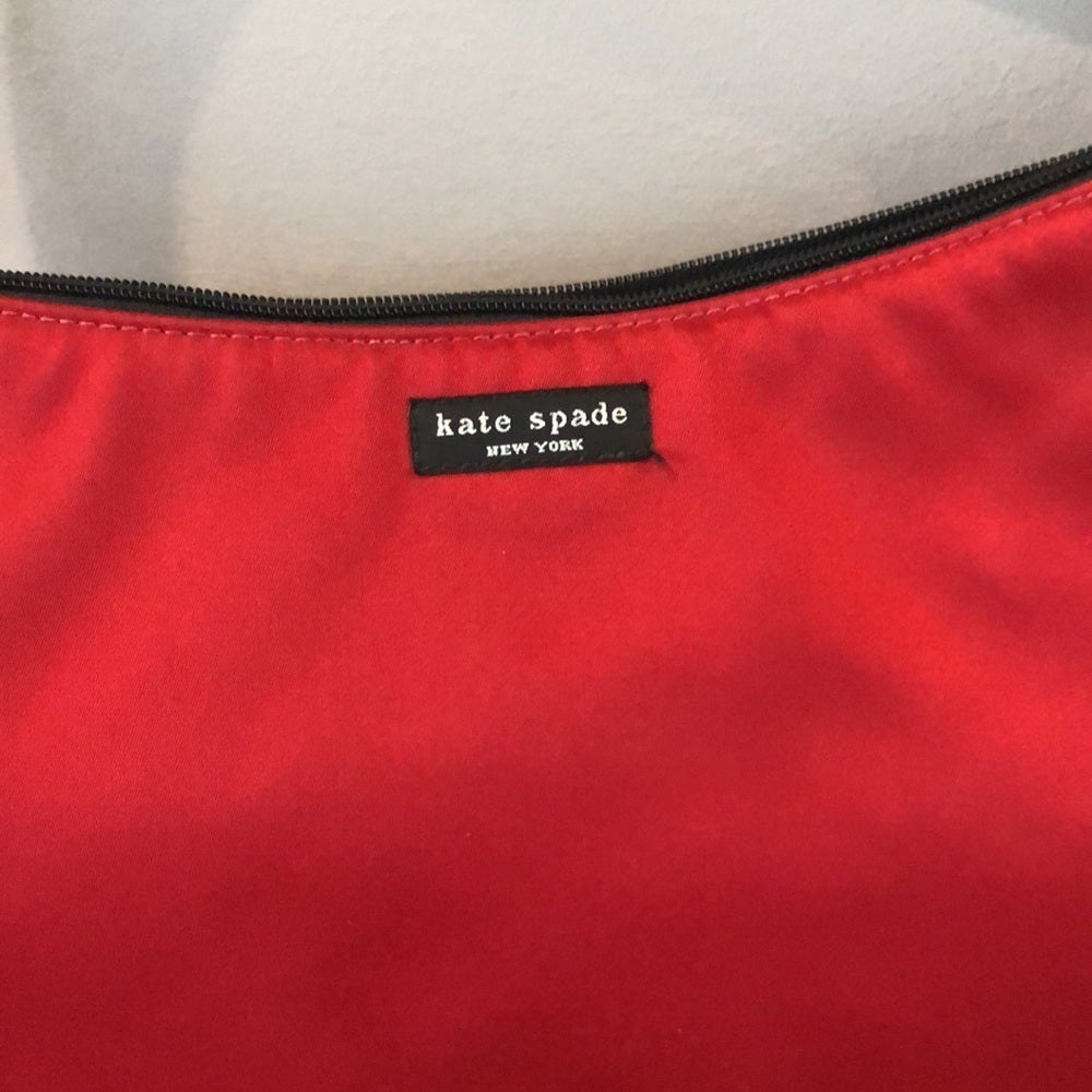 Kate Spade Red Moon Bag Zipper Closure