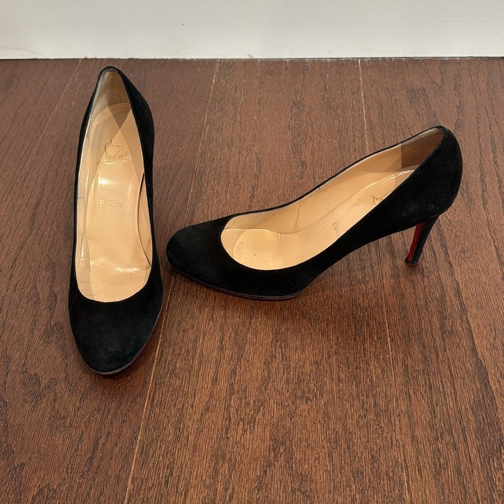 Christian Louboutin Women’s Black Suede Round Toe Pumps Size 40.5/10.5