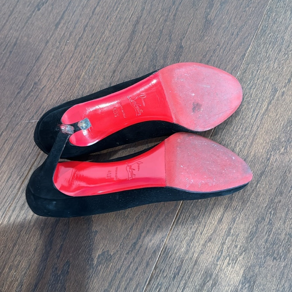 Christian Louboutin Women’s Black Suede Round Toe Pumps Size 40.5/10.5