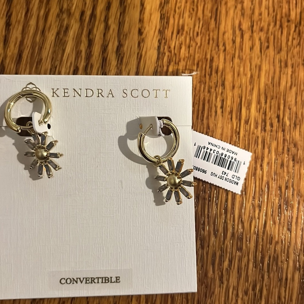 NWT Kendra Scott Woman’s Madison DSY Gold Flower Earrings