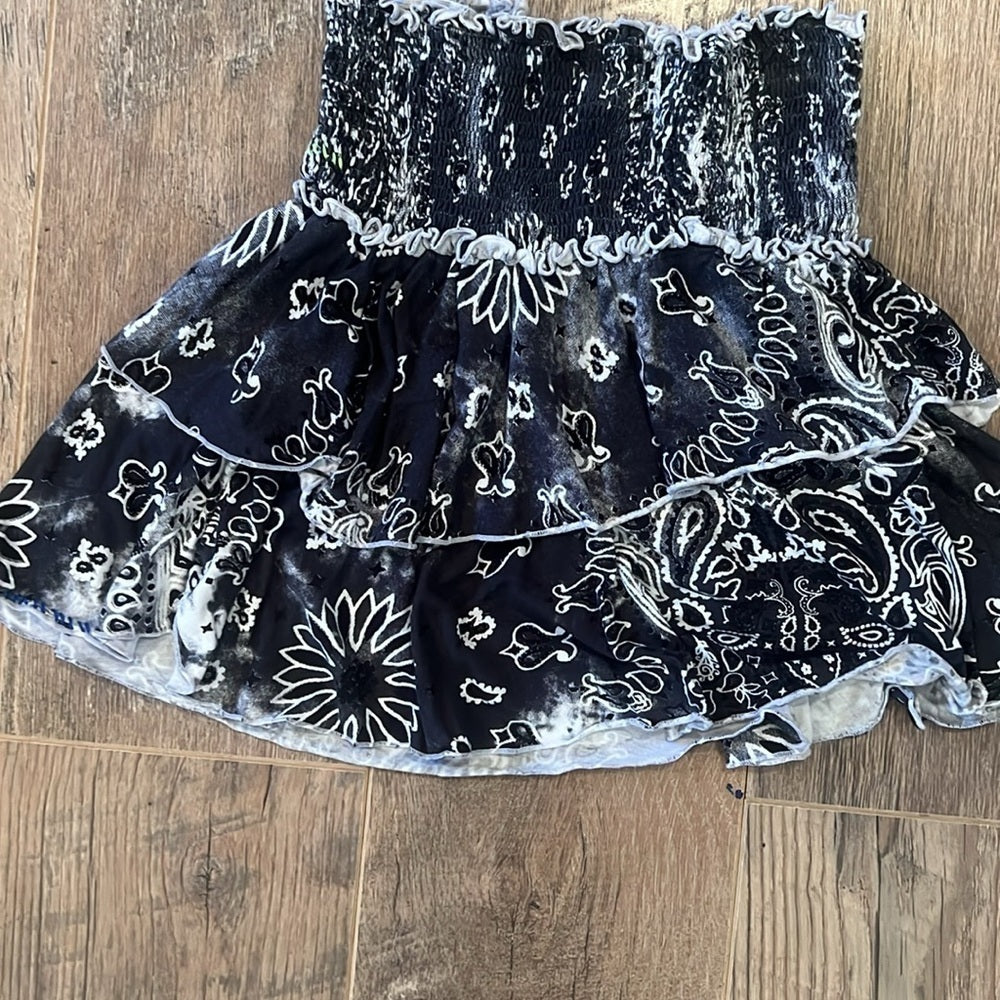 FBZ Flowers by Zoe Kids Black & White Designed Skirt Size Medium