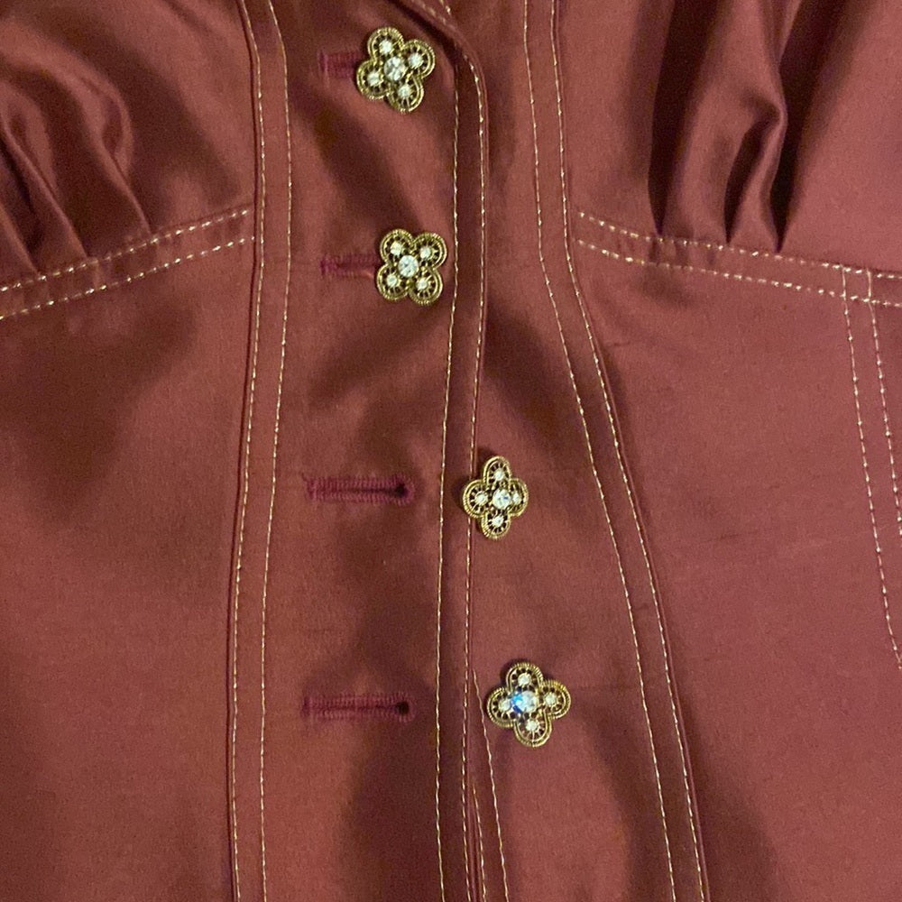 WOMEN’S Hartly skirt suit. Burgundy jacket with skirt