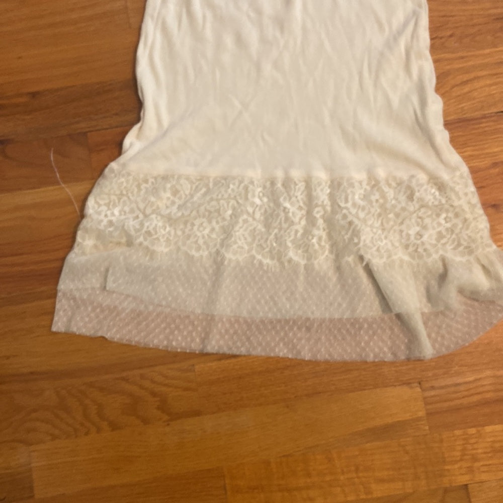 Women’s keepsake cream top. Size L