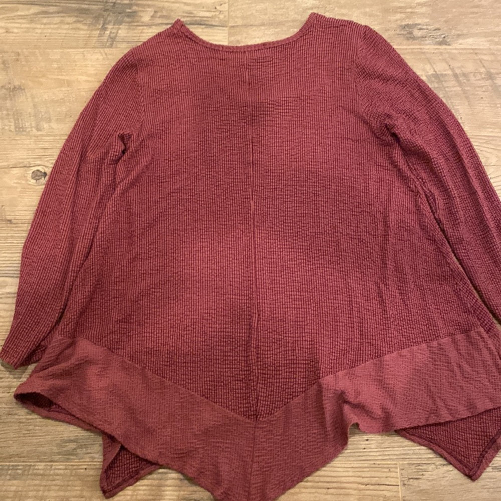 SINUOUS Women’s Red Top Size Small