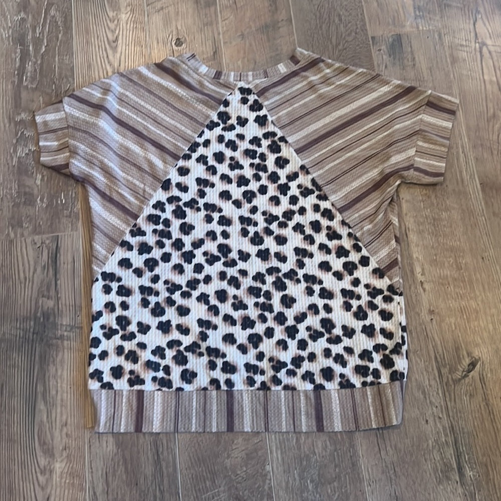 NWT Oddy Woman’s Brown Short Sleeve With Cheetah Design Size 1X