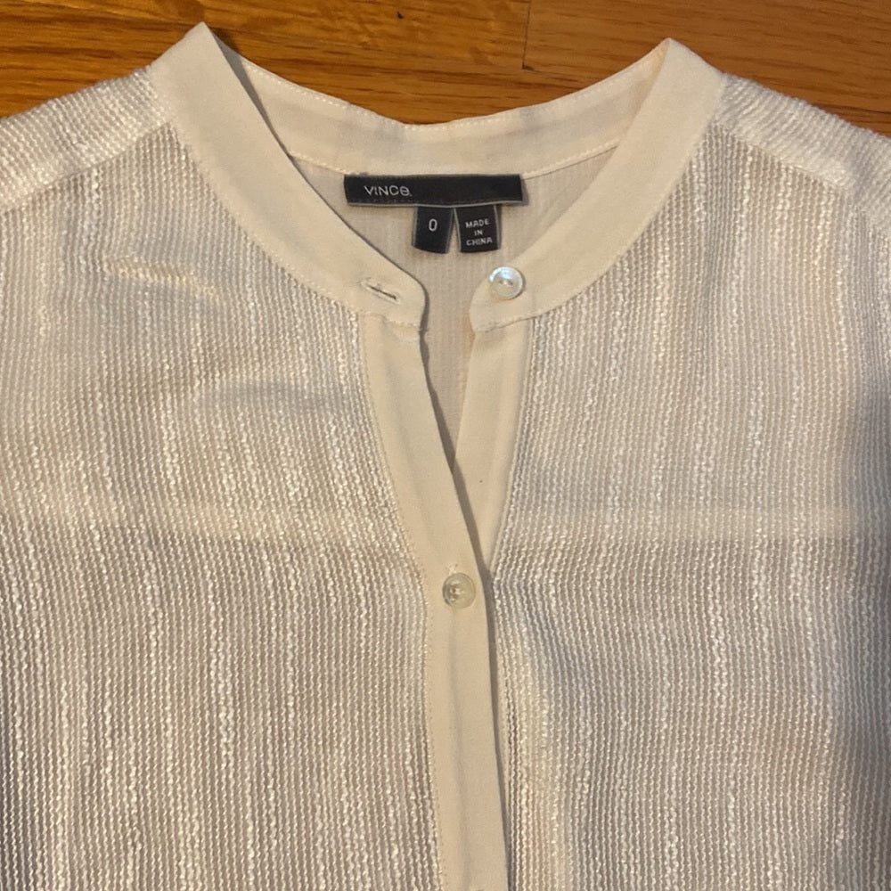 WOMEN’S Vince long sleeved top. Cream. Size 0