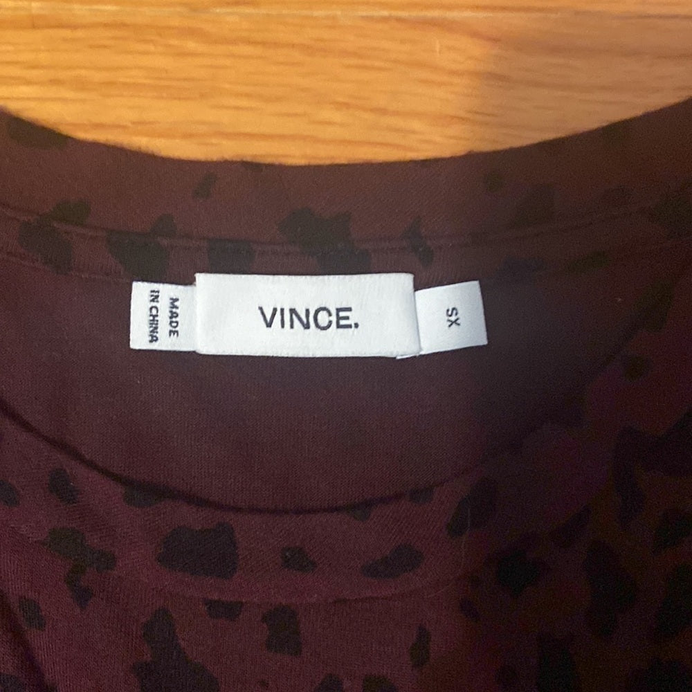 Women’s Vince long sleeved top. Brown. Size XS