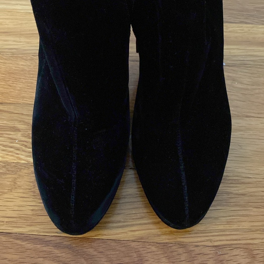 Hobbs Women’s Black Velvet Heeled Booties Size 37