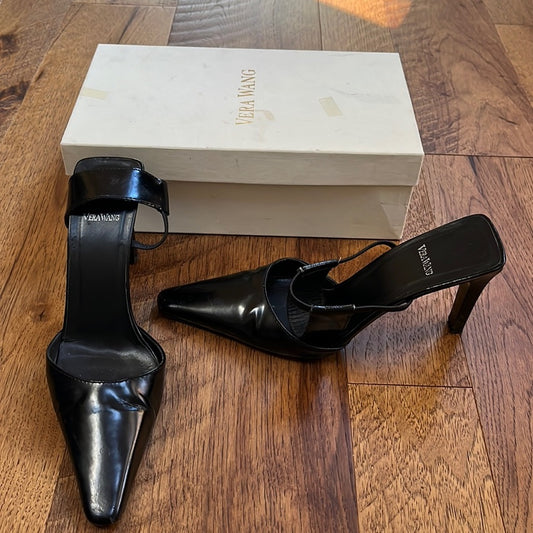 Vera Wang Woman’s Black Heels Size 37.5 in