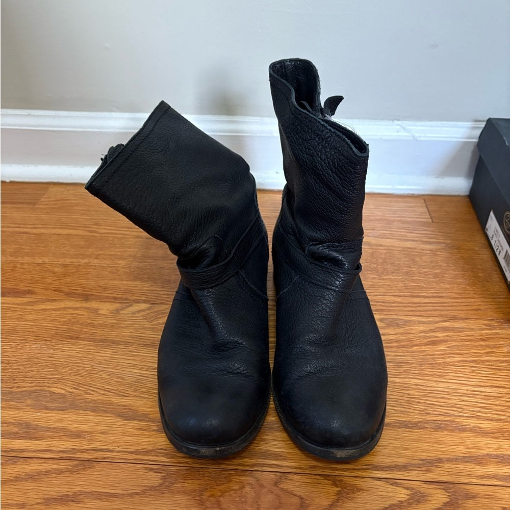 Adriana New York Black Leather Women's Boots
