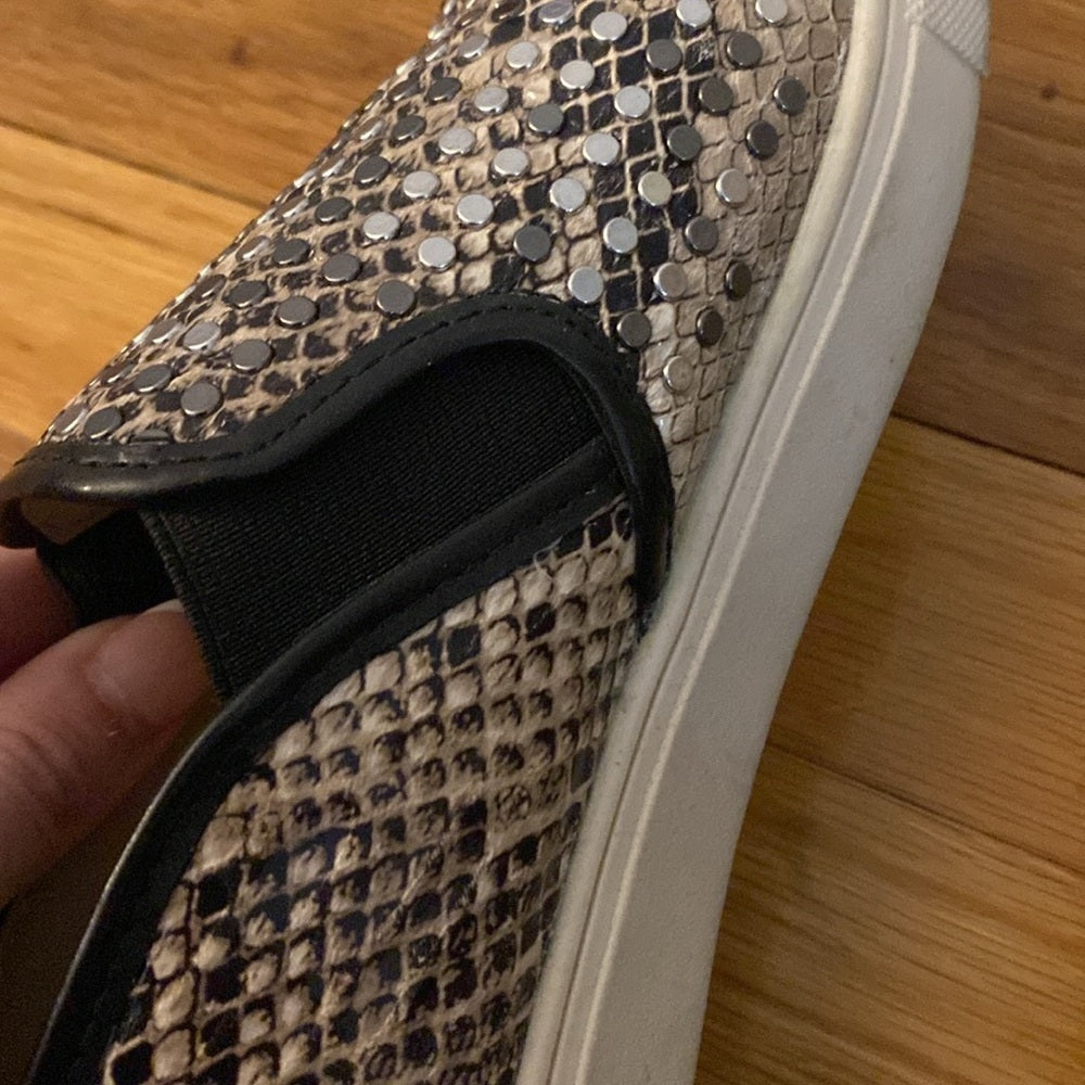 Steve Madden Women’s Snake Skin Studded Slip On Shoes Size 7.5