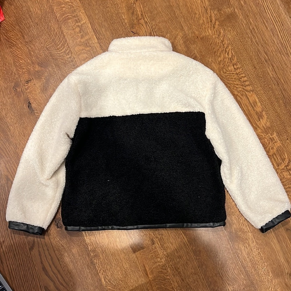 Central Park West Women’s Quarter Zip Jacket Black and White Size Small