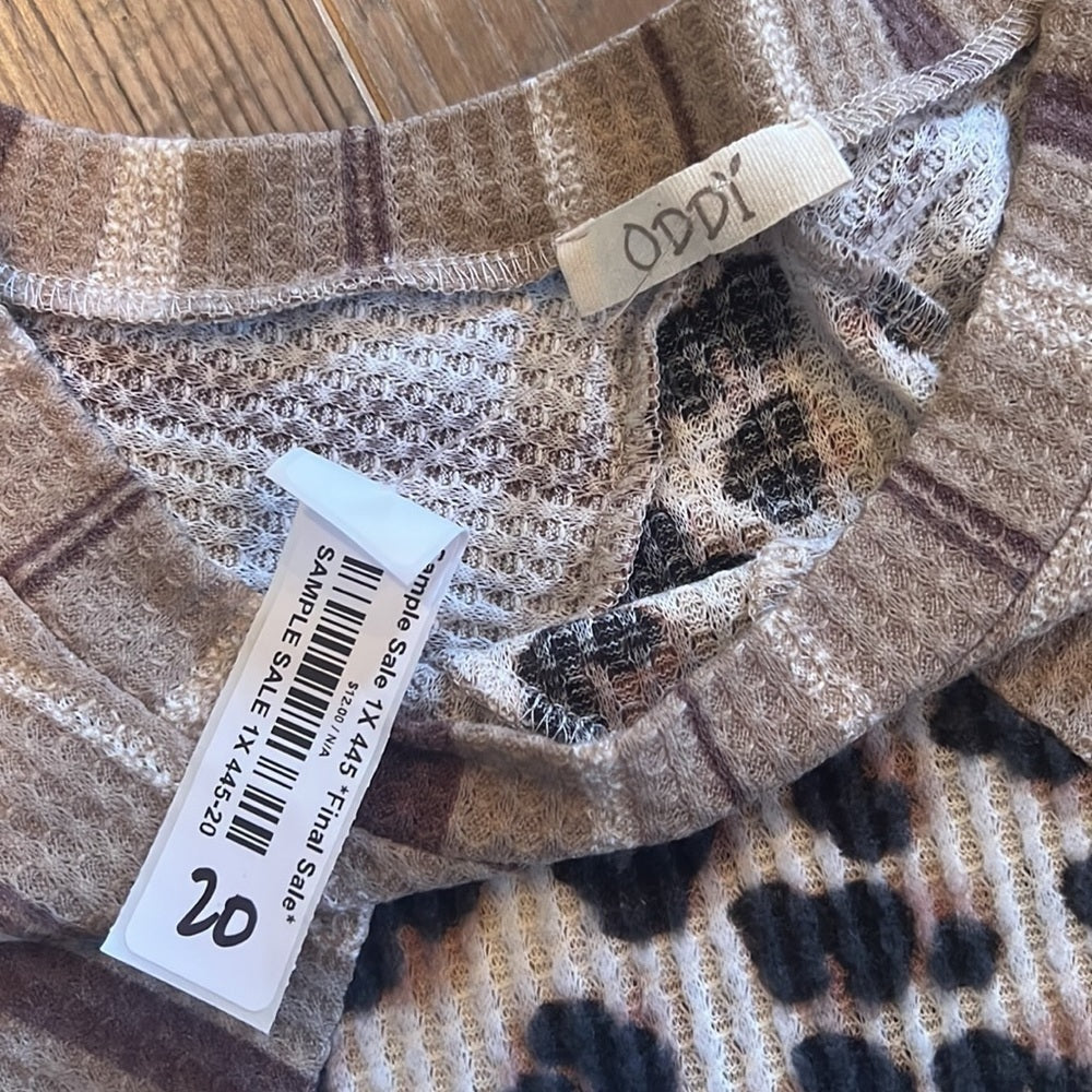 NWT Oddy Woman’s Brown Short Sleeve With Cheetah Design Size 1X
