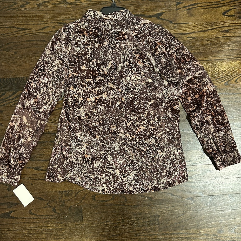 NWT Hinge Women’s Abstract Patterned Button-Up Blouse Size M