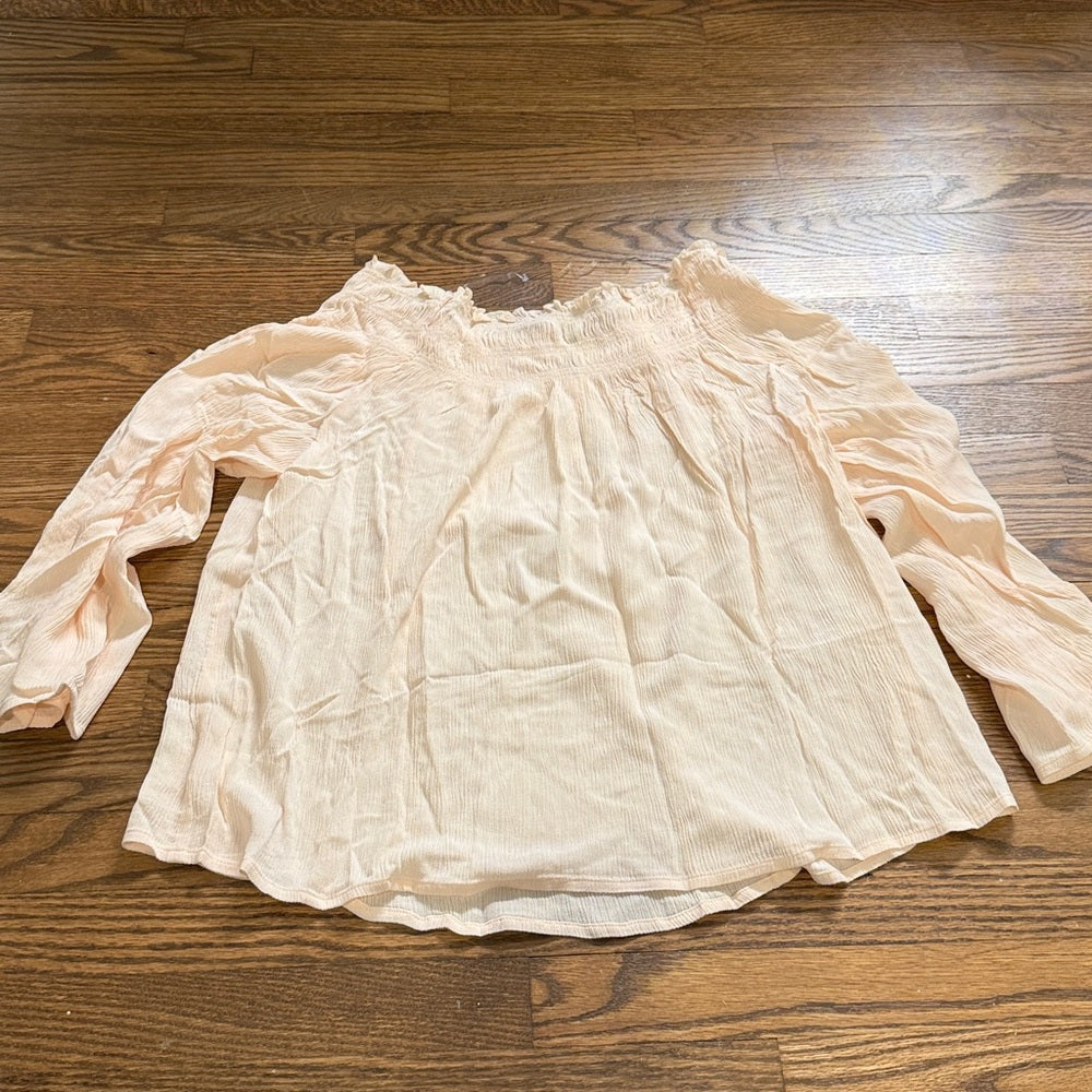 NWT Women’s Sanctuary Cream Off-Shoulder Top Size Medium
