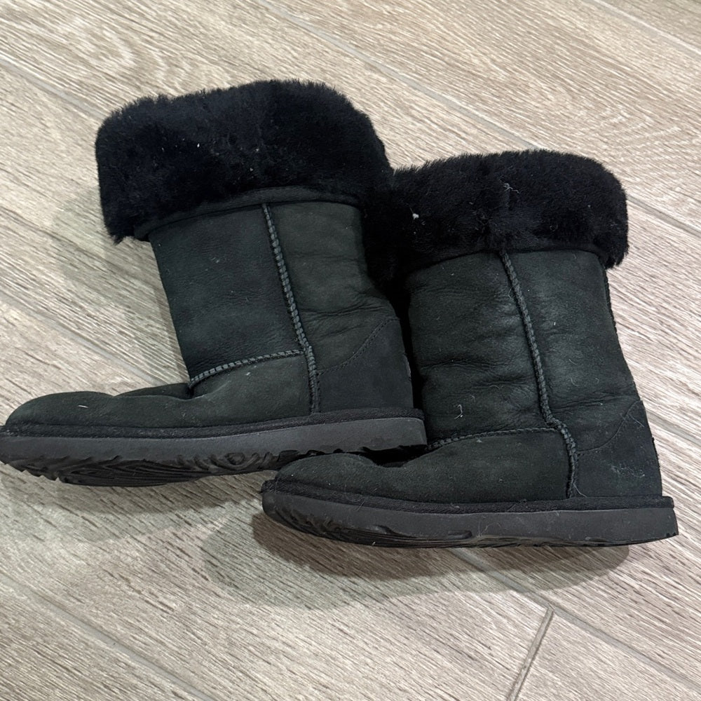 UGG Kids Black Fur-Lined Boots Size 4