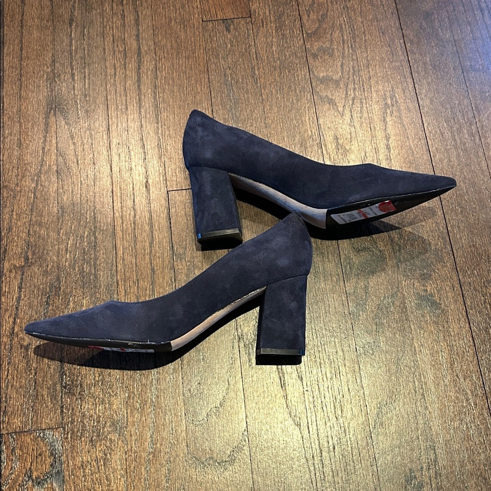 Marc Fisher Women’s Elegant Navy Blue Pumps Size 8.5