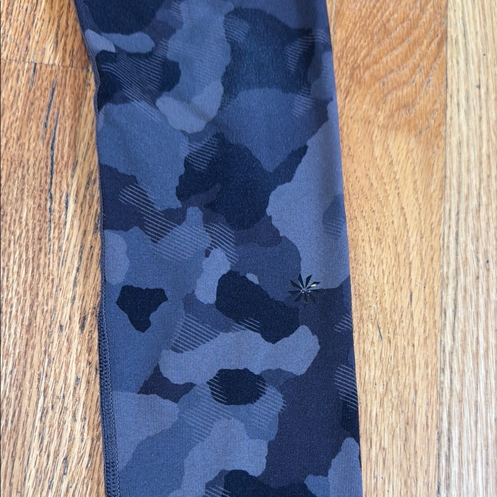 Athleta Kids Camouflage Leggings Size M (8-10)