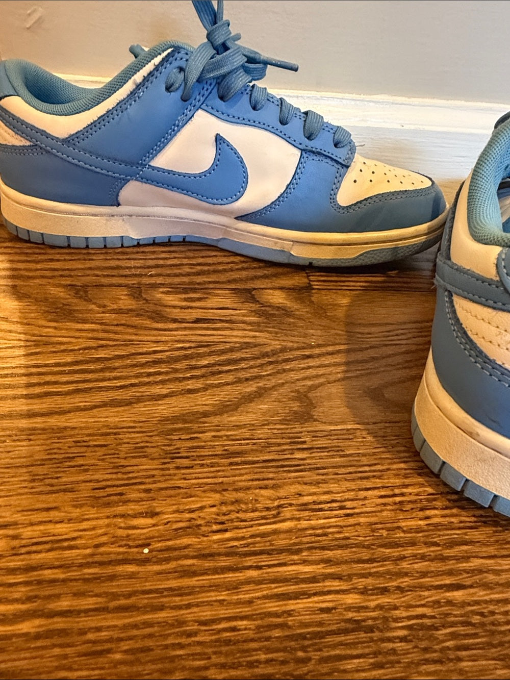 Nike Kids Low-Top Sneakers in Light Blue and White Size 7.5