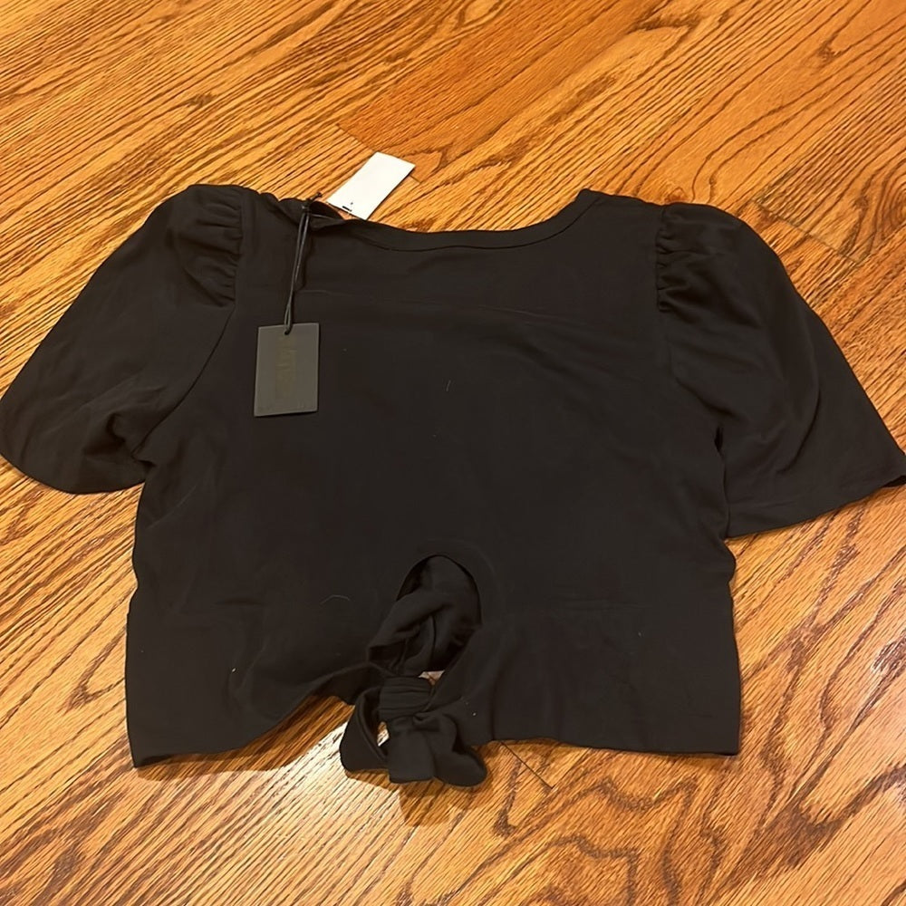 NWT Katie J NYC Junior’s Black Tie Short Sleeve Size L