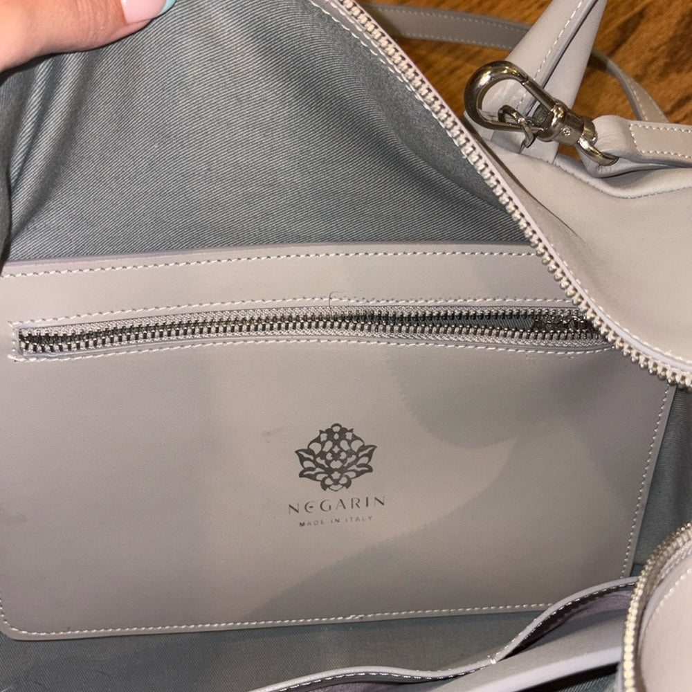 Negarin Woman’s Grey Shoulder Bag